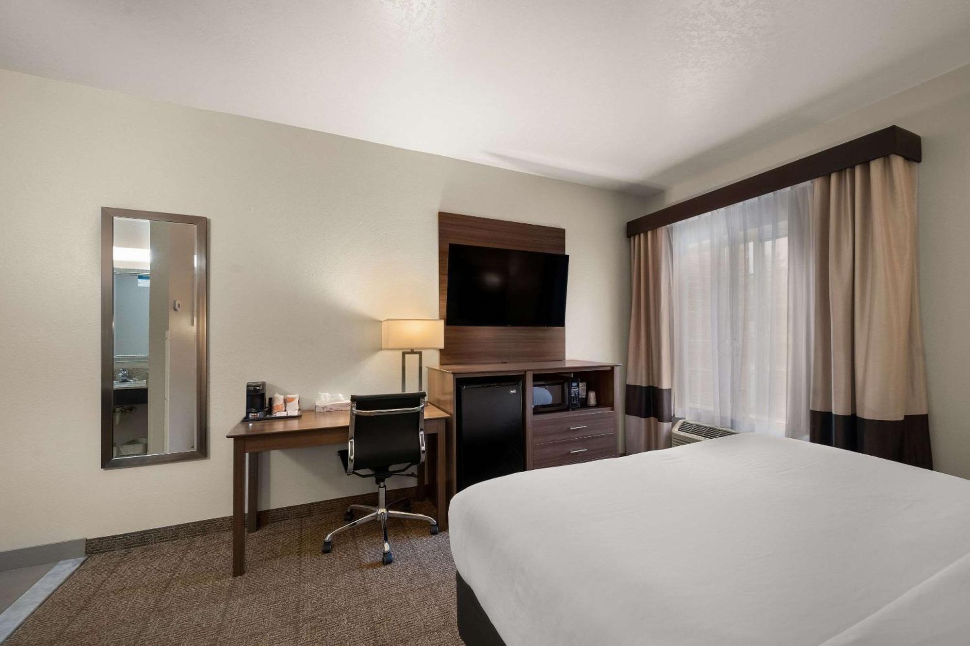Comfort Inn & Suites Fenton Екстериор снимка