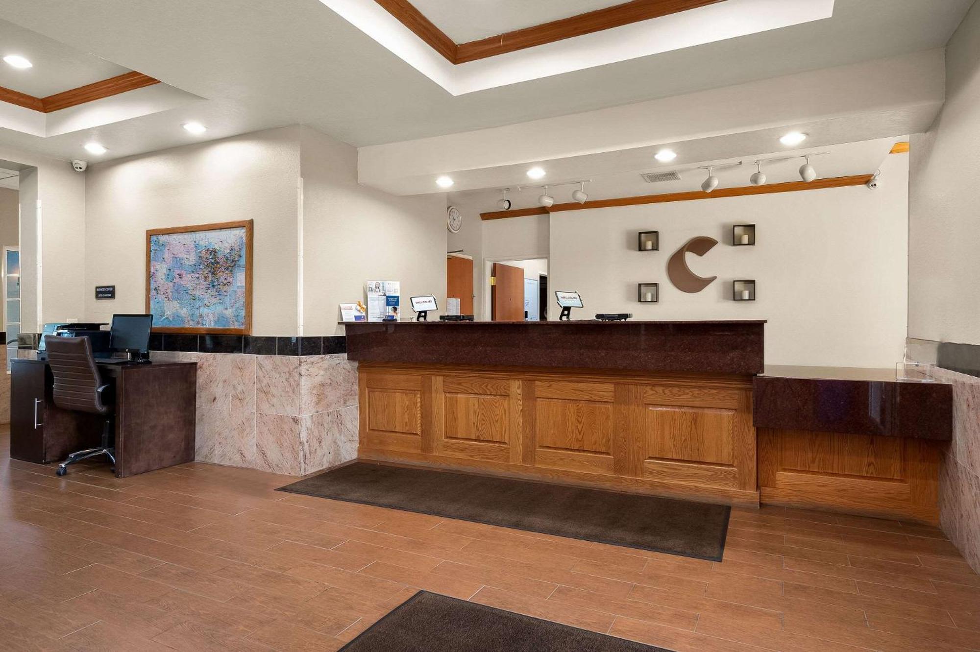 Comfort Inn & Suites Fenton Екстериор снимка