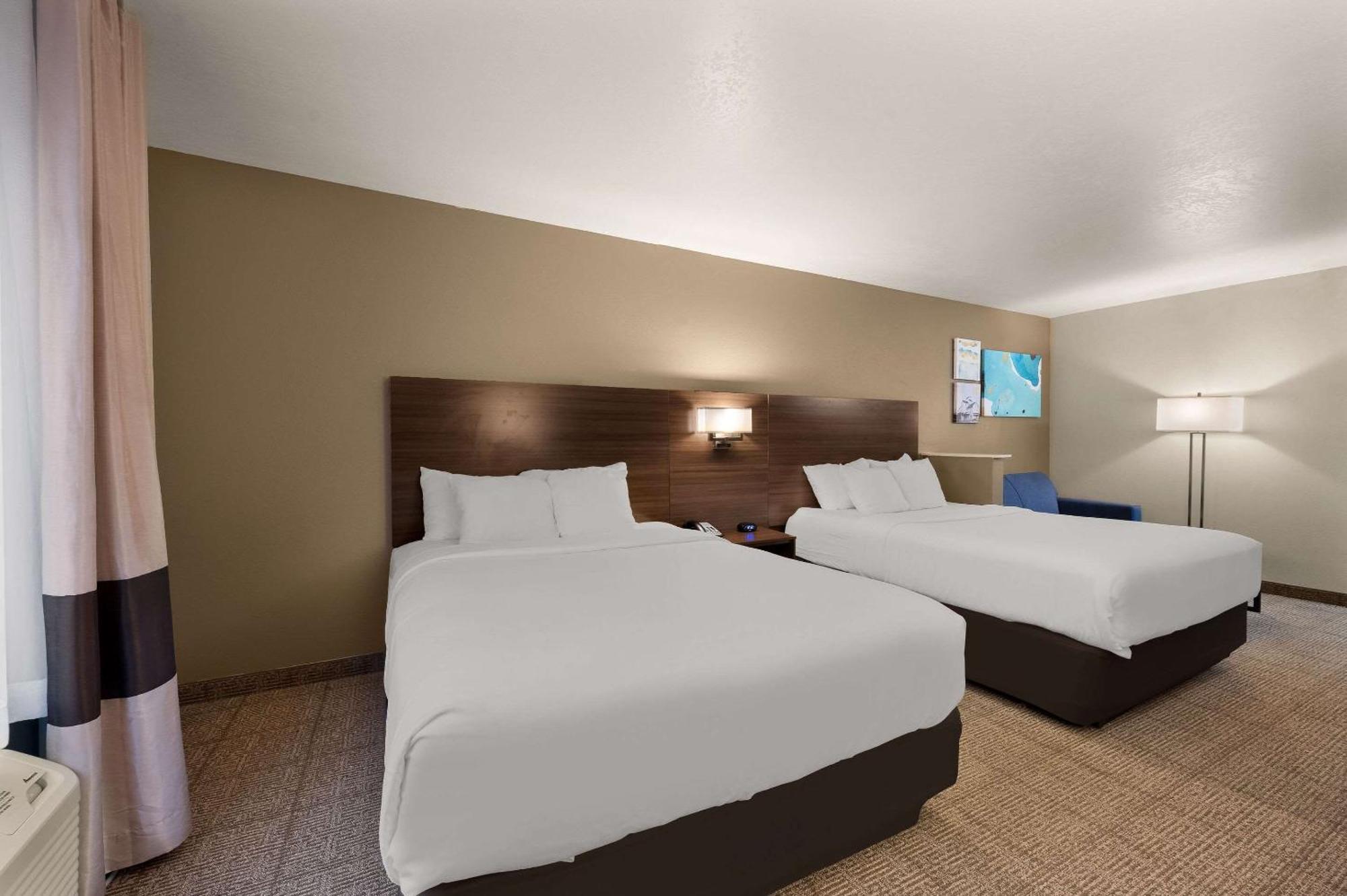 Comfort Inn & Suites Fenton Екстериор снимка