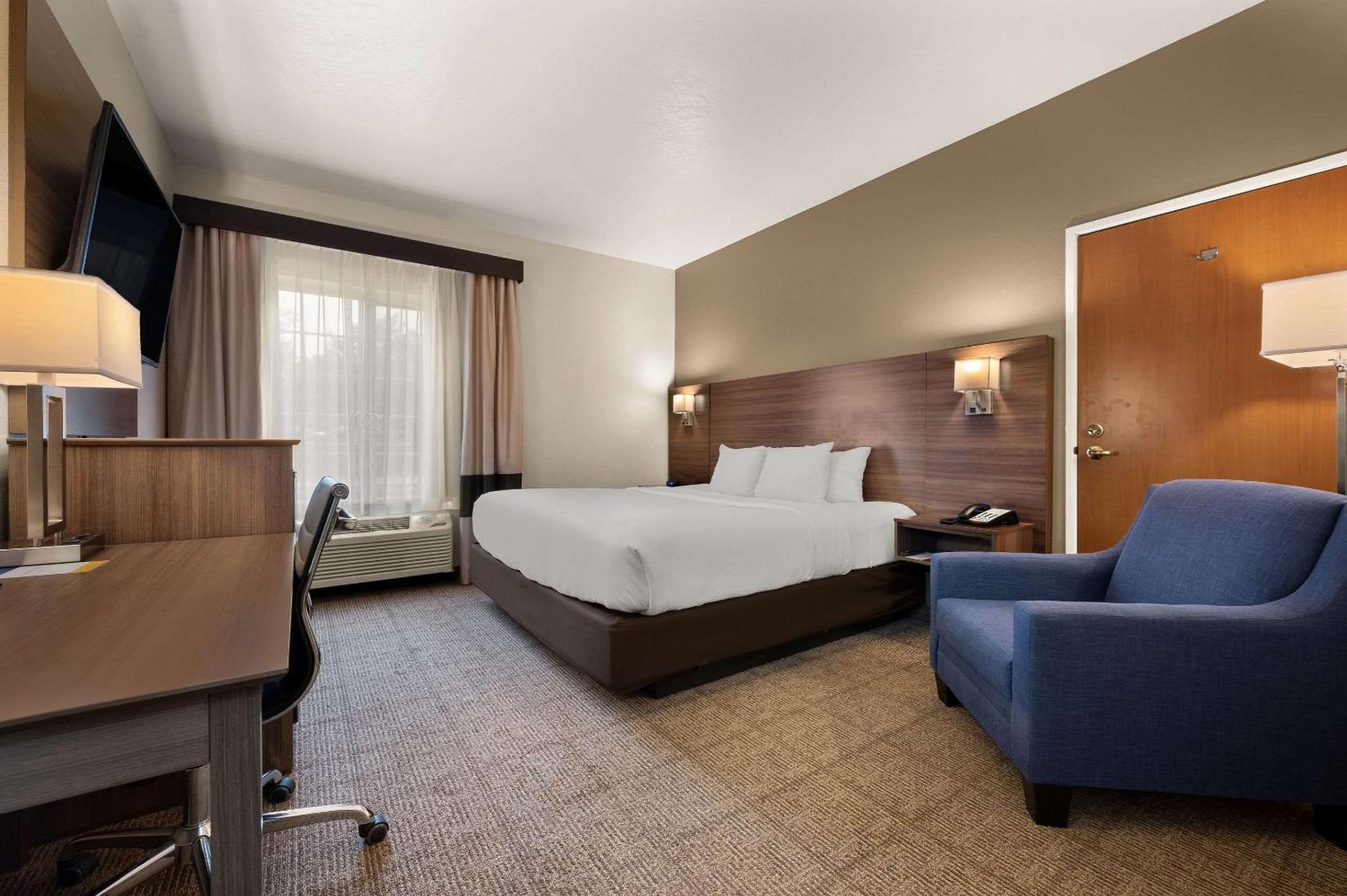 Comfort Inn & Suites Fenton Екстериор снимка