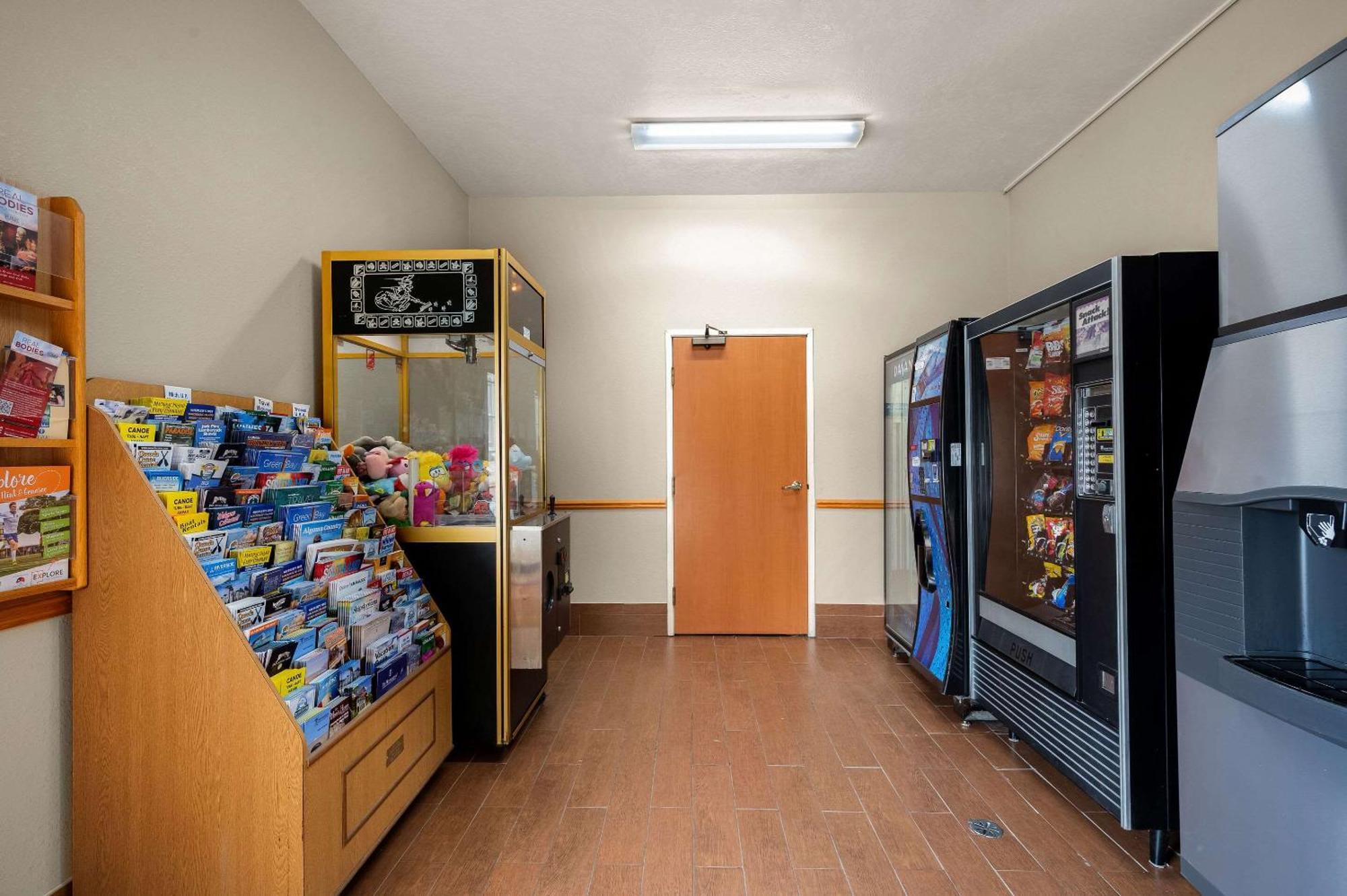 Comfort Inn & Suites Fenton Екстериор снимка