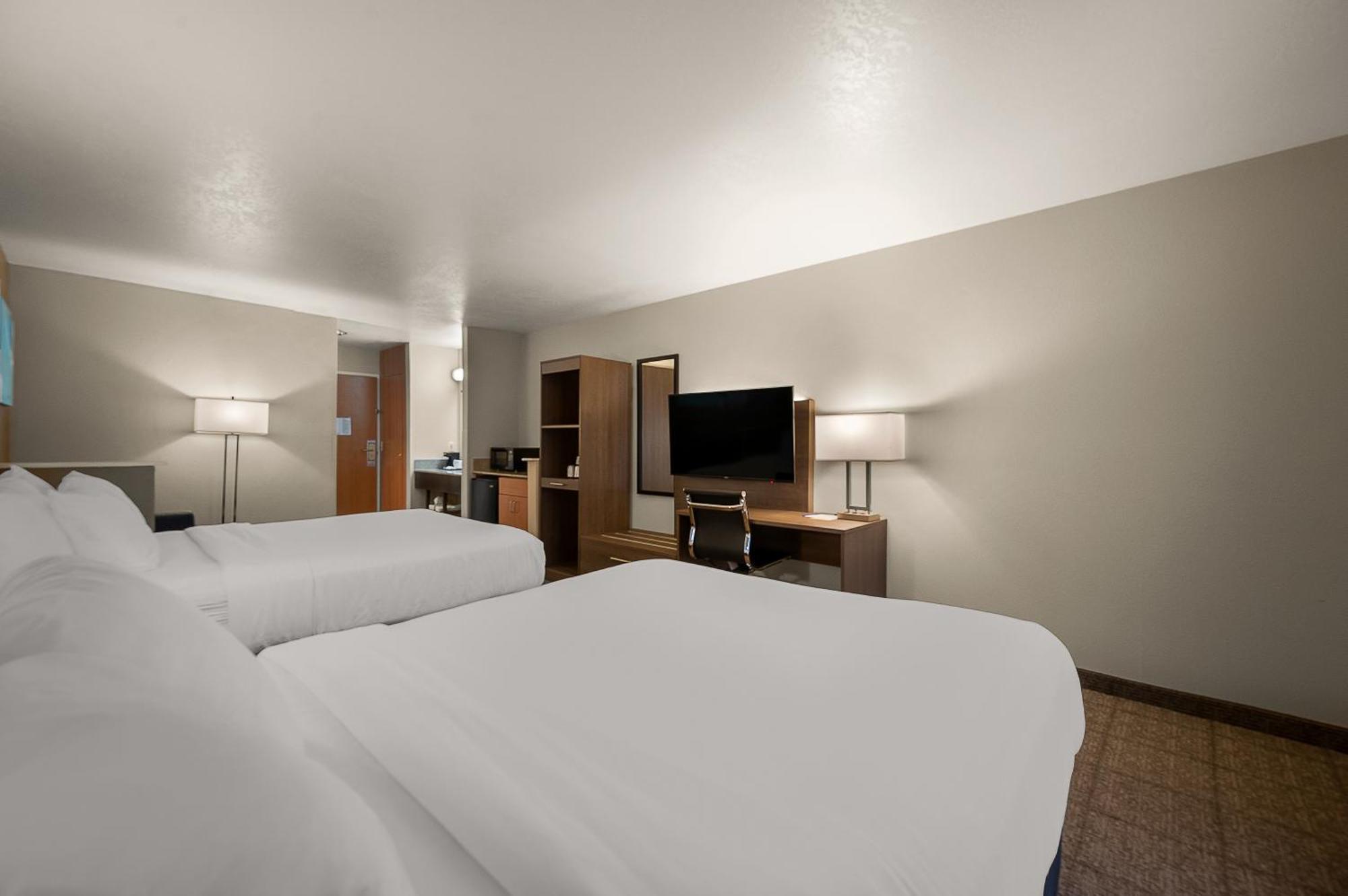 Comfort Inn & Suites Fenton Екстериор снимка