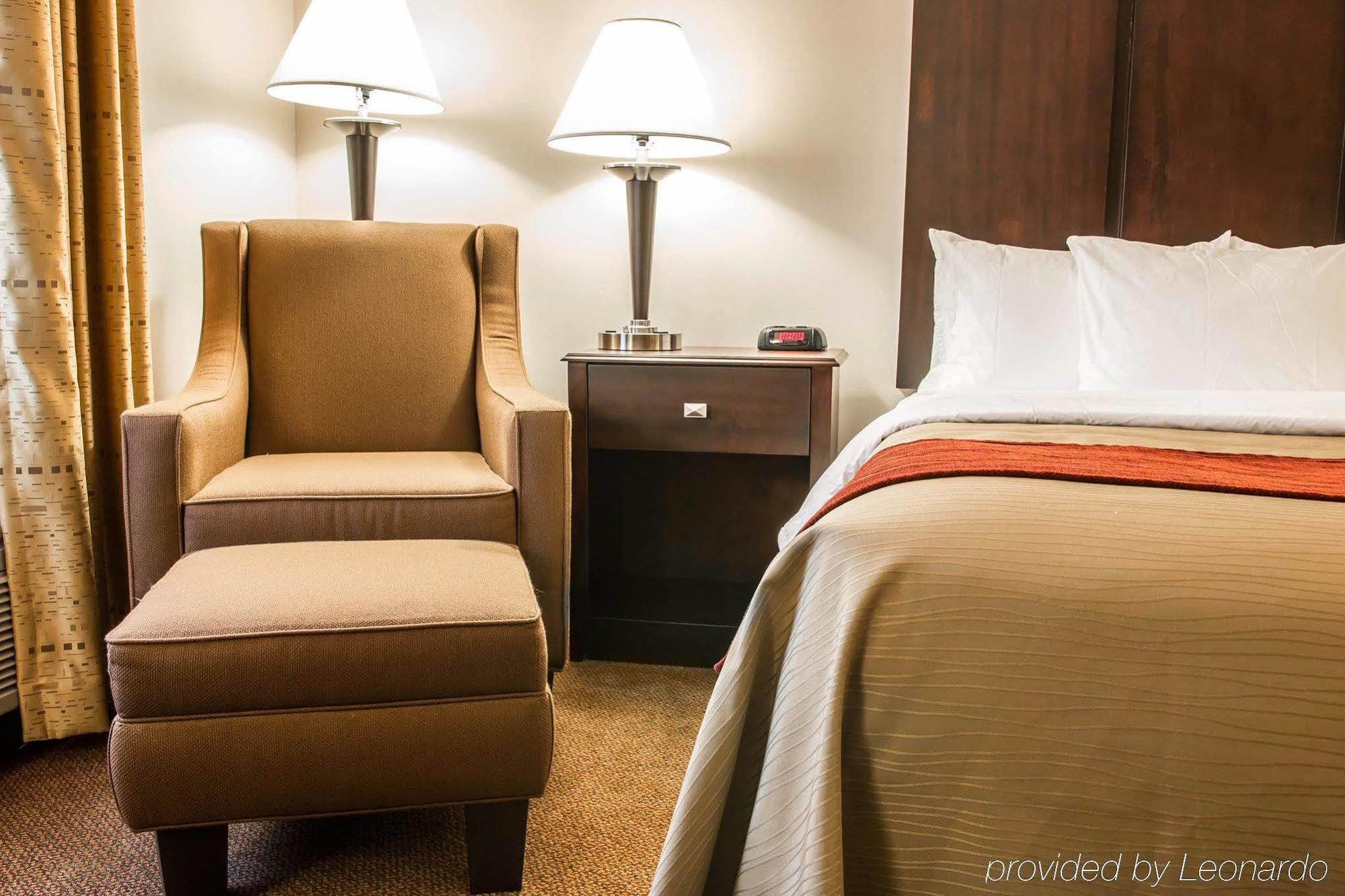 Comfort Inn & Suites Fenton Екстериор снимка