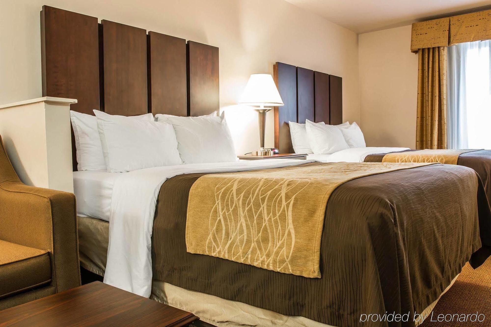 Comfort Inn & Suites Fenton Екстериор снимка
