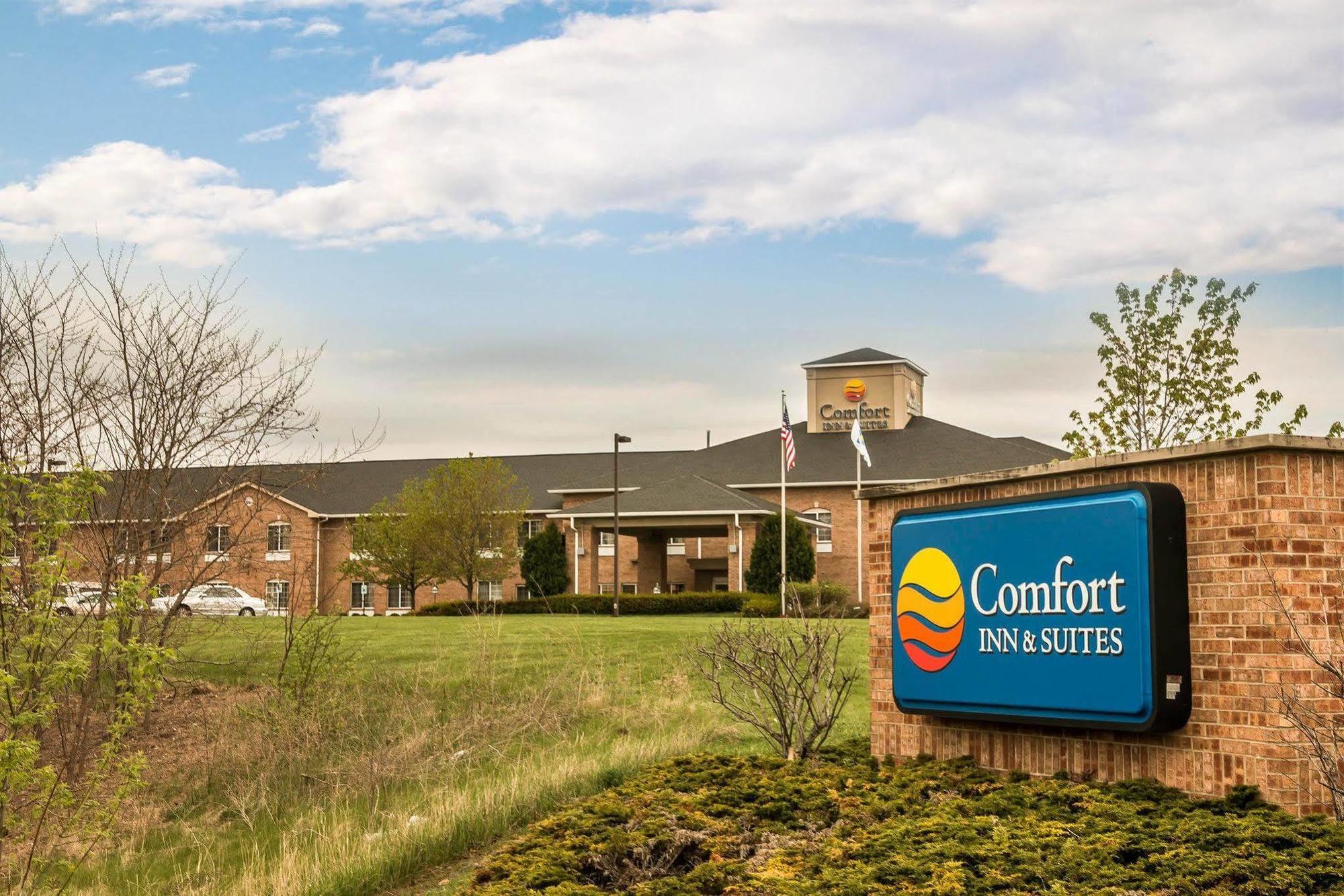 Comfort Inn & Suites Fenton Екстериор снимка